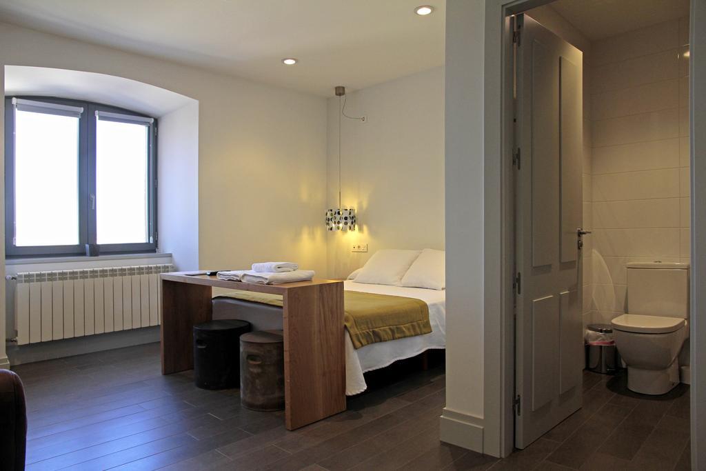 Emebed Posada กาสโตรเฮริซ ห้อง รูปภาพ