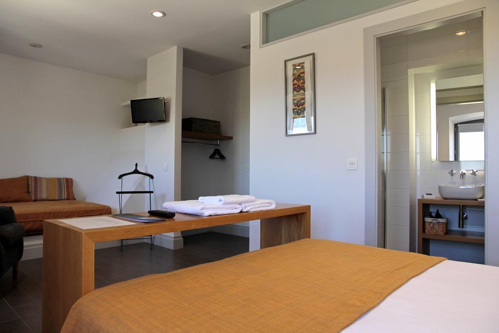 Emebed Posada กาสโตรเฮริซ ห้อง รูปภาพ