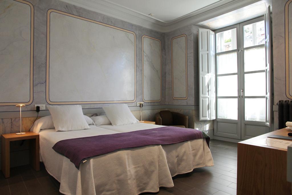 Emebed Posada กาสโตรเฮริซ ห้อง รูปภาพ